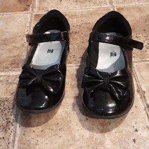 Girls patent leather dress shoes